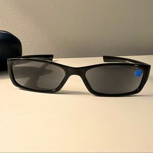 Reading Sunglasses 1.50 black plastic frame
